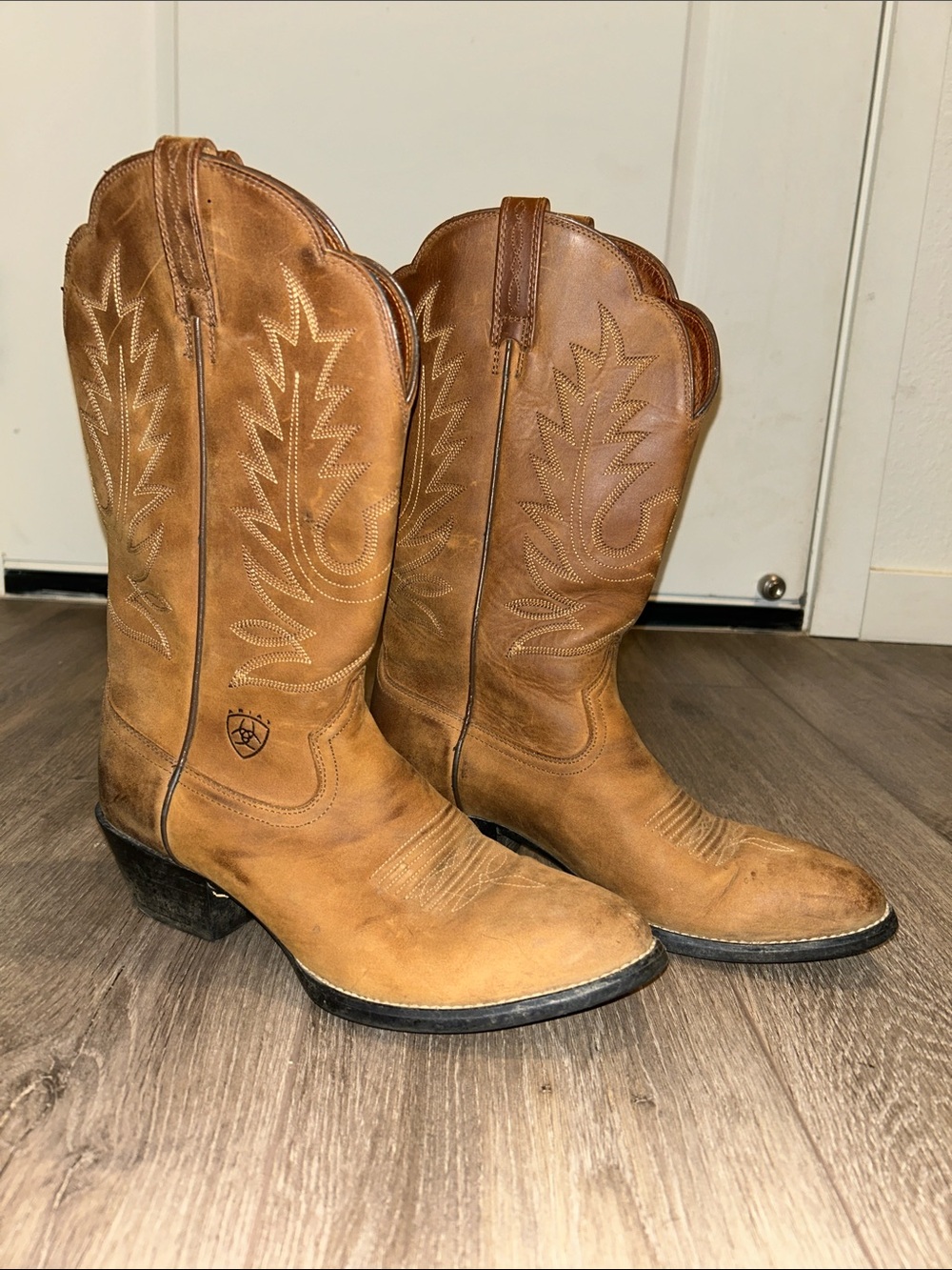Ariat Round Toe Cowboy Boots